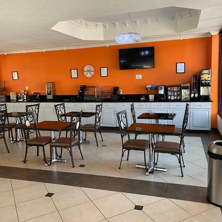 Howard Johnson By Wyndham Reseda Hotel & Suites Los Angeles Eksteriør billede