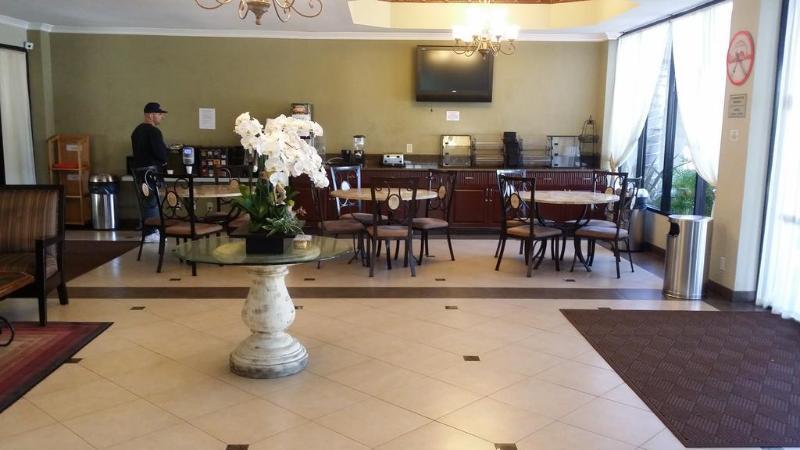 Howard Johnson By Wyndham Reseda Hotel & Suites Los Angeles Eksteriør billede