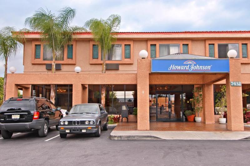 Howard Johnson By Wyndham Reseda Hotel & Suites Los Angeles Eksteriør billede