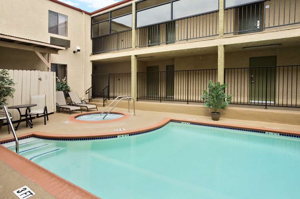 Howard Johnson By Wyndham Reseda Hotel & Suites Los Angeles Faciliteter billede