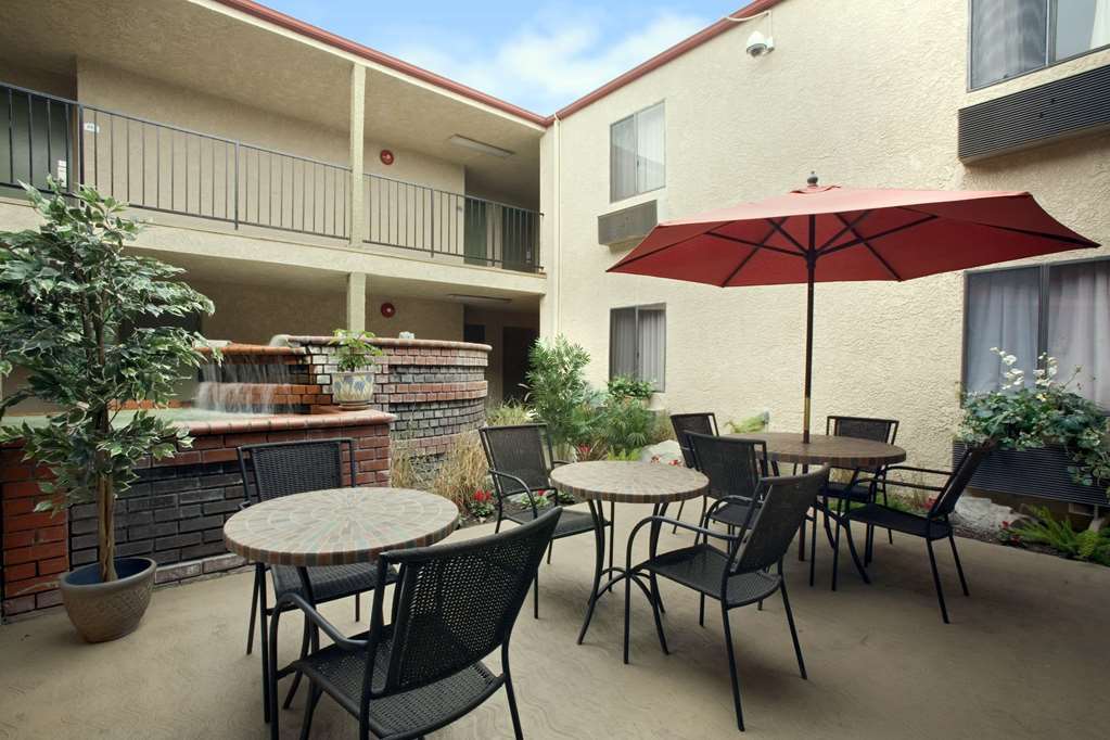 Howard Johnson By Wyndham Reseda Hotel & Suites Los Angeles Faciliteter billede