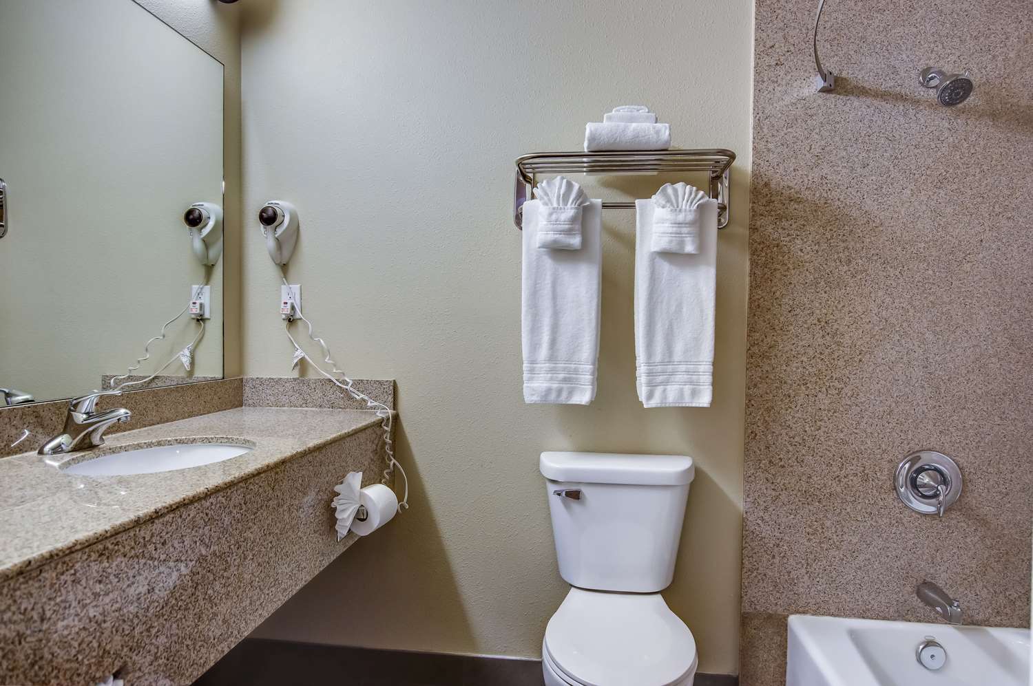 Howard Johnson By Wyndham Reseda Hotel & Suites Los Angeles Eksteriør billede