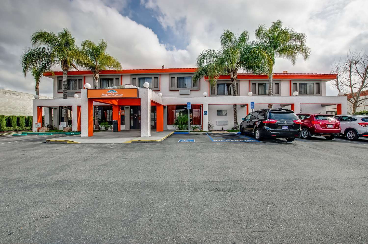 Howard Johnson By Wyndham Reseda Hotel & Suites Los Angeles Eksteriør billede